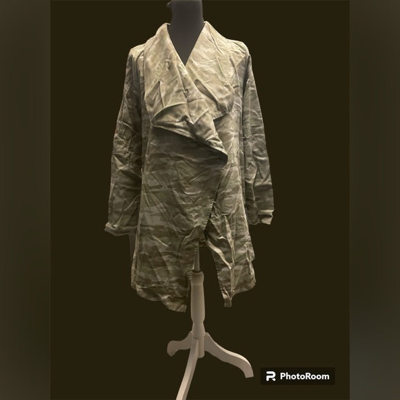 SkinnyGirl Rachel Cascade Open Jacket / Cardigan / Topper, Green Camo - Picture 2 of 8